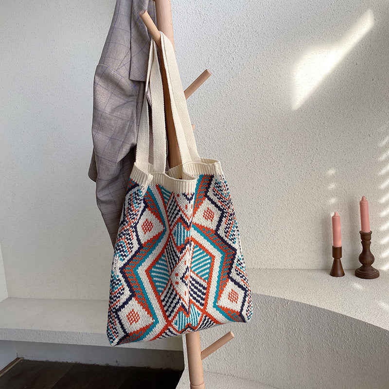 Gewobene Handtasche mit großem Fassungsvermögen