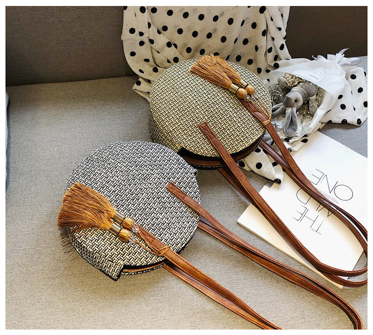 Runde Handtasche aus Naturmaterial