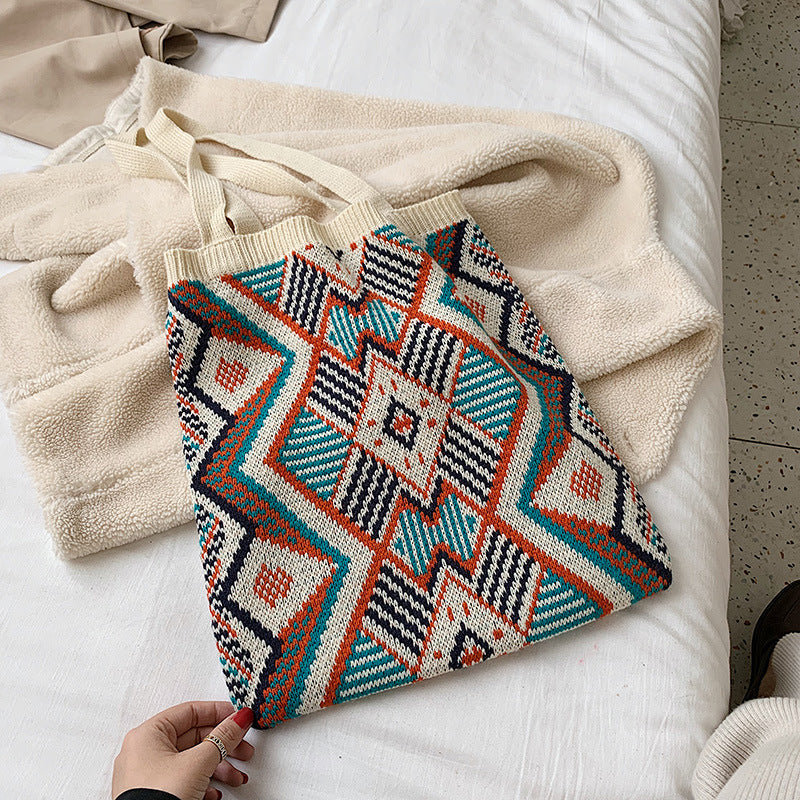 Gewobene Handtasche mit großem Fassungsvermögen