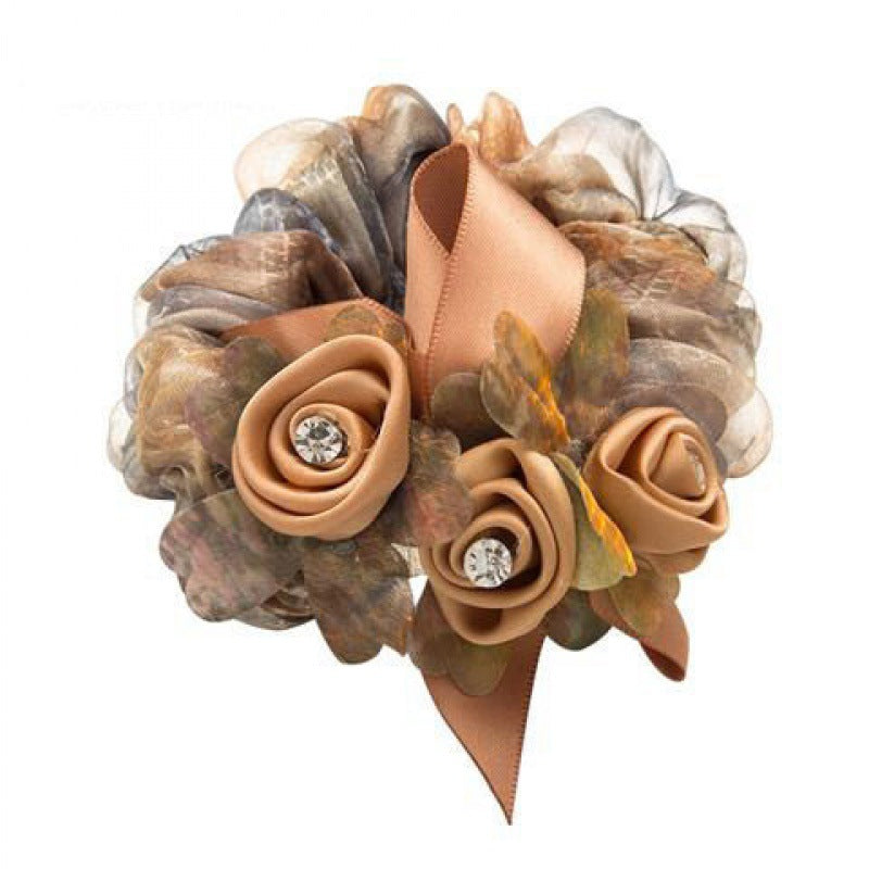 Haarbandschmuck im Blumen design