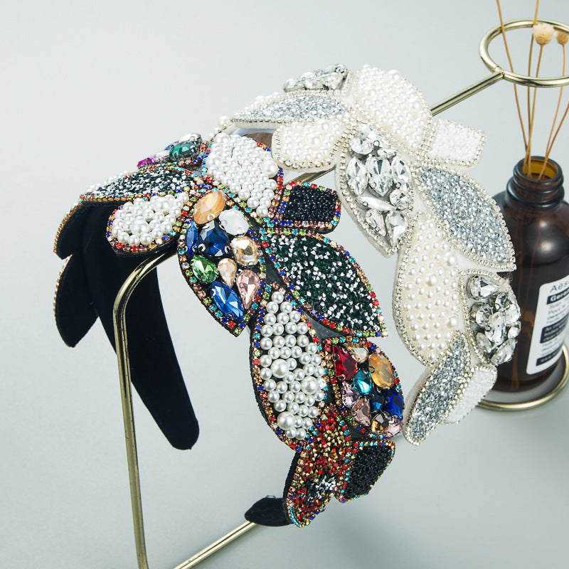Haarreifen mit Strass- und Perlenverzierung