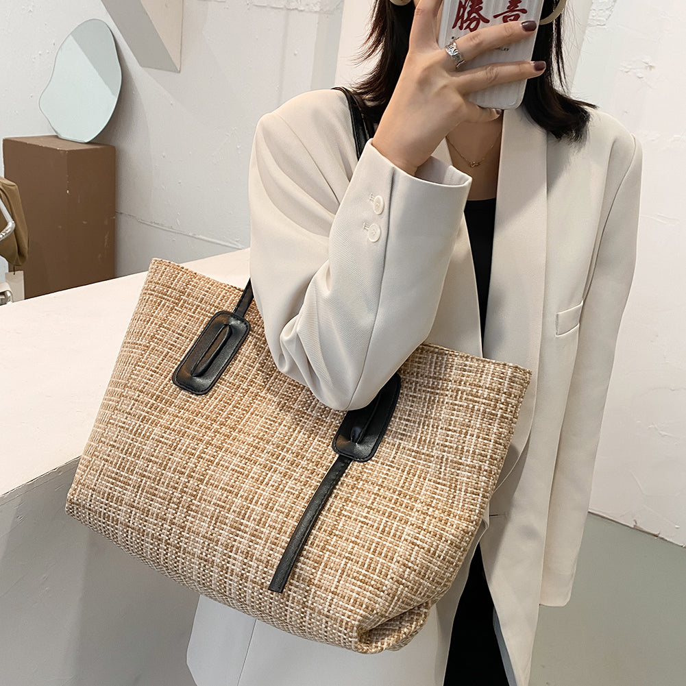 Trendige Damenhandtasche mit Schulterriemen