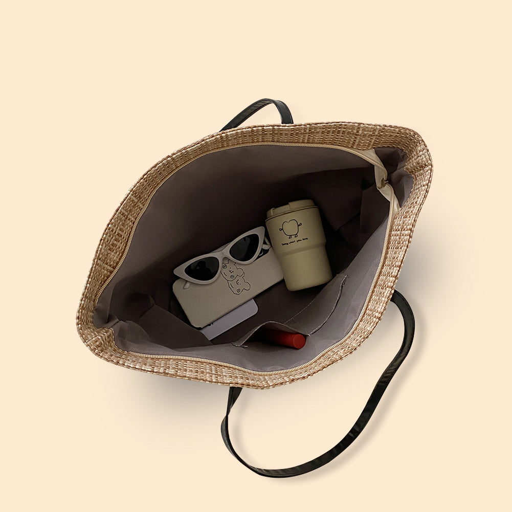 Trendige Damenhandtasche mit Schulterriemen