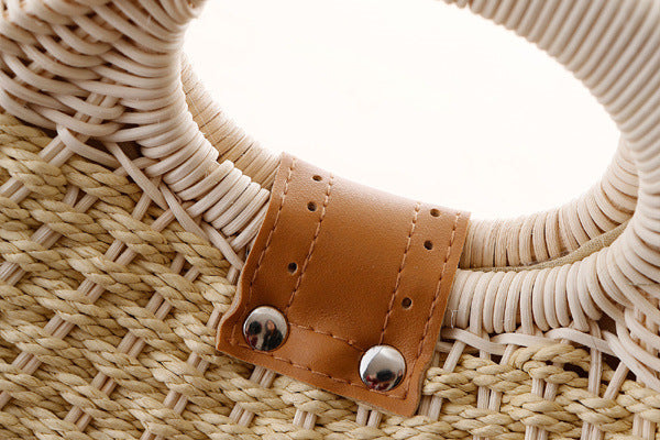 Runde, modische Rattan-Handtasche