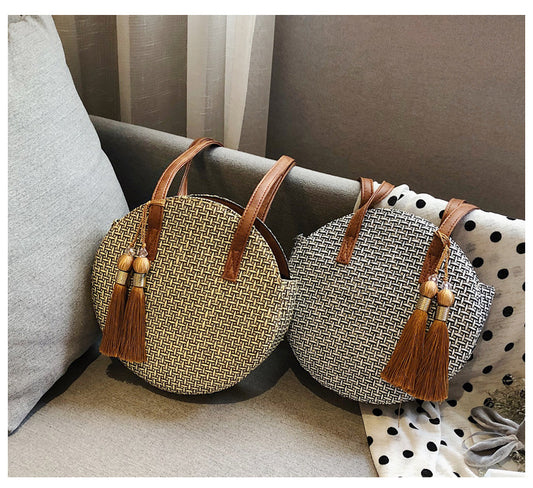 Runde Handtasche aus Naturmaterial