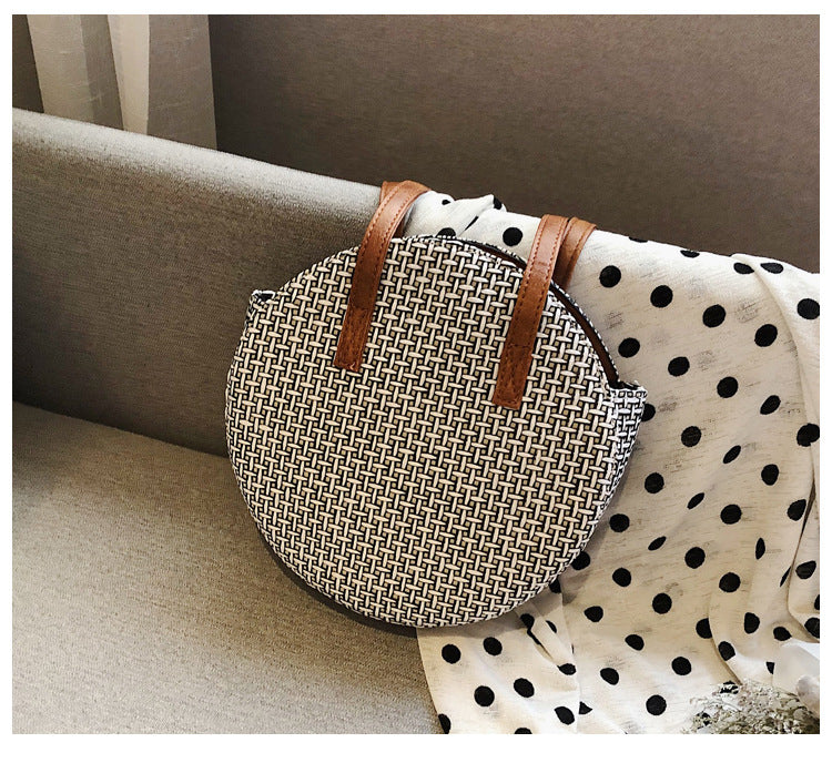 Runde Handtasche aus Naturmaterial