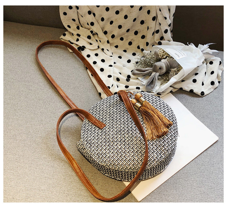Runde Handtasche aus Naturmaterial