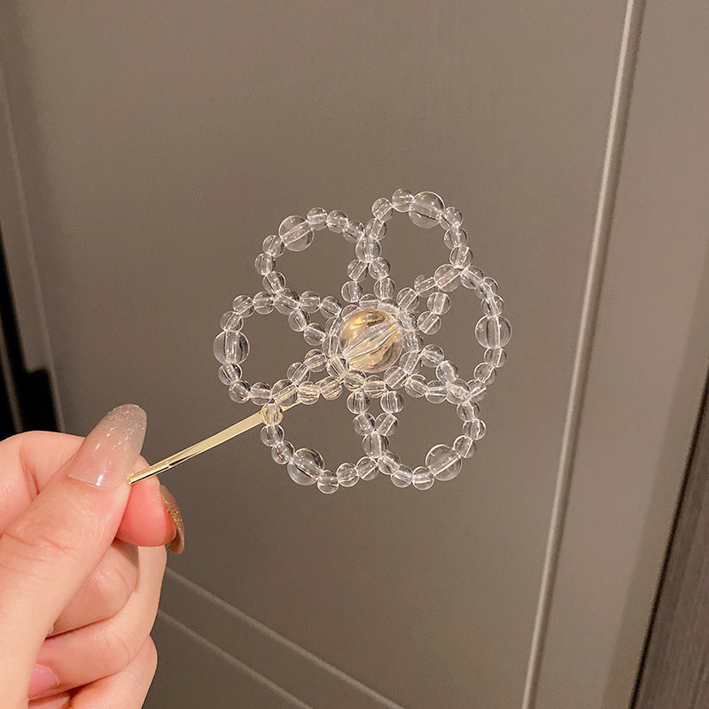 Haarschmuck in Blumenoptik