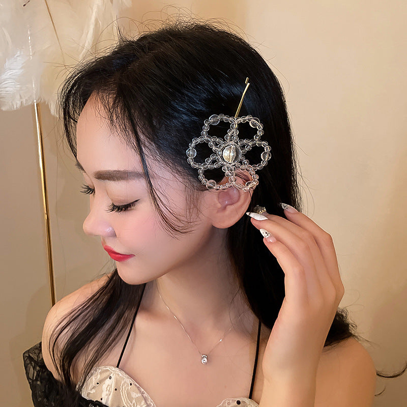 Haarschmuck in Blumenoptik
